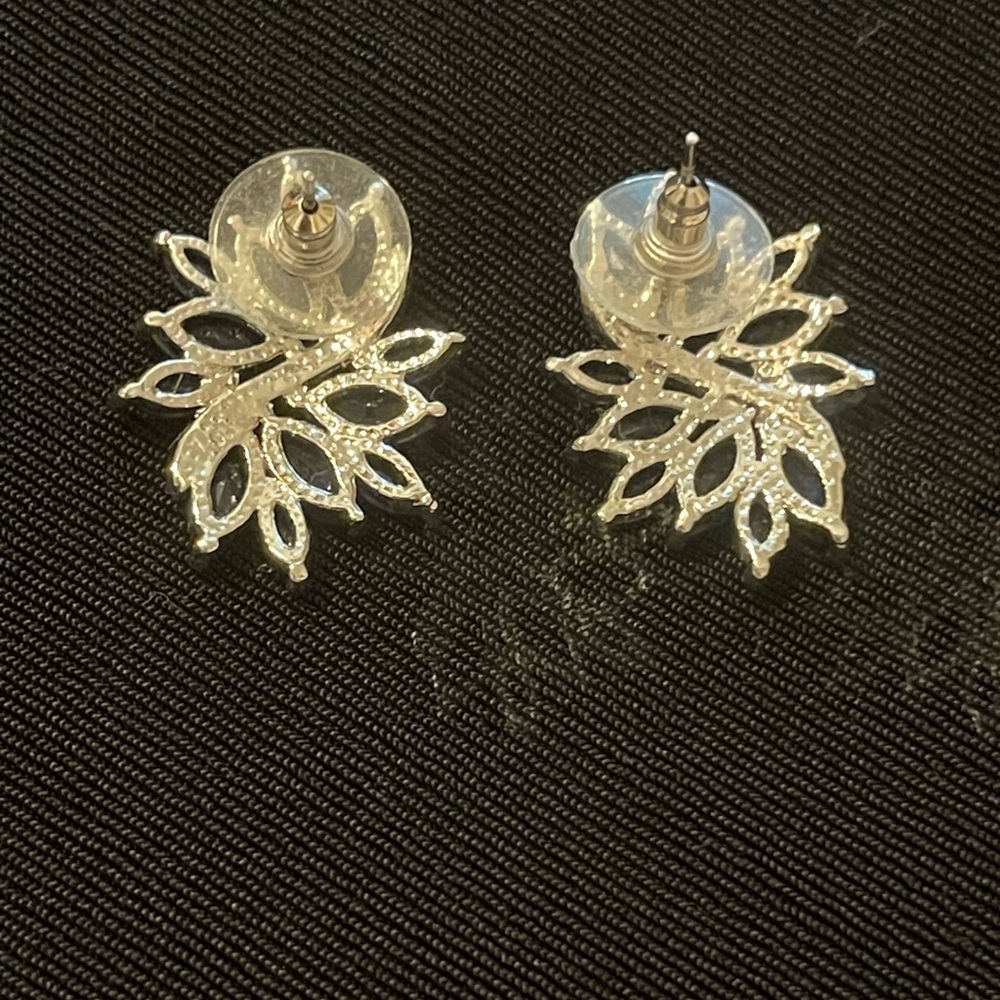 Blue and Silver Crystal Leaf Earrings‎ - Picture 2 of 2
